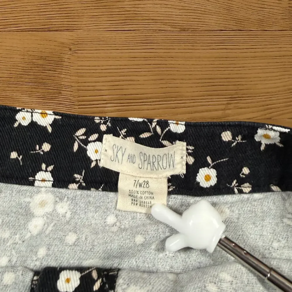 Sky and Sparrow Black Ditsy Floral Button Front High Waisted Mini Skirt Size 28